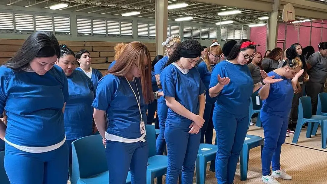 De reclusa a maestra de discipulado bíblico en las cárceles