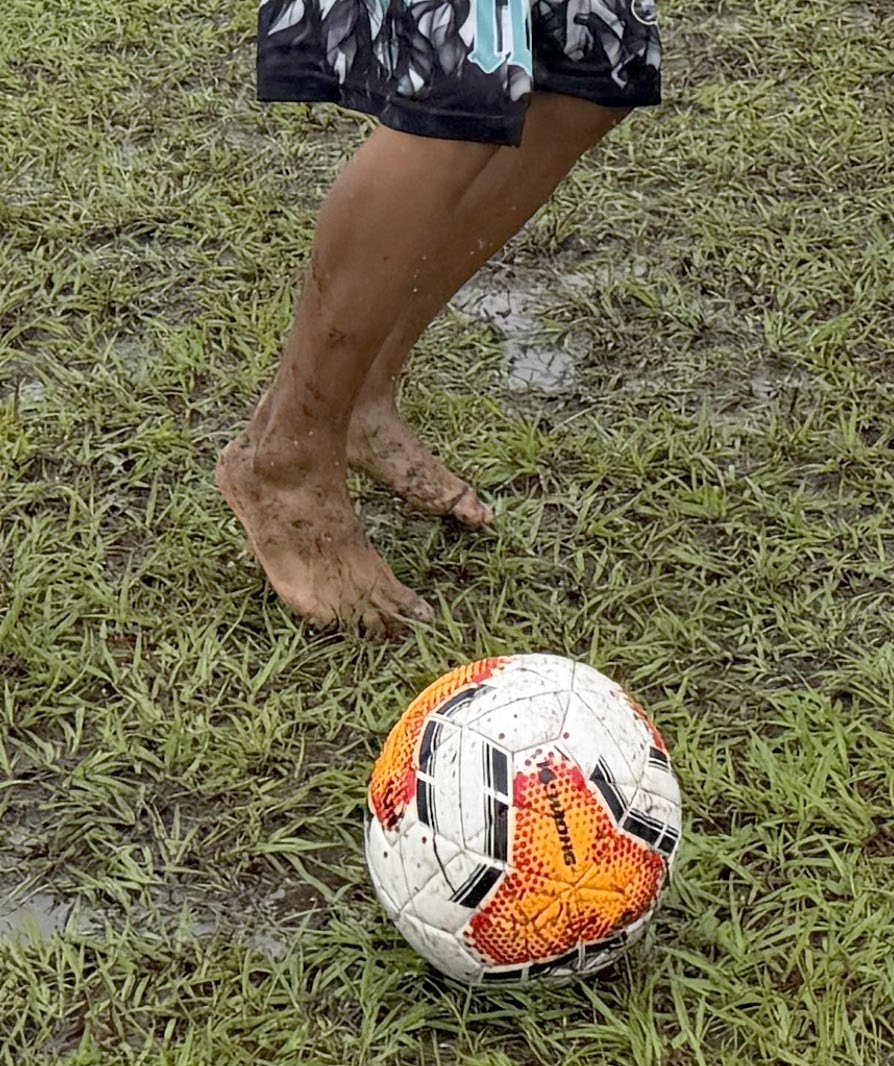 Un balón abre caminos de fe