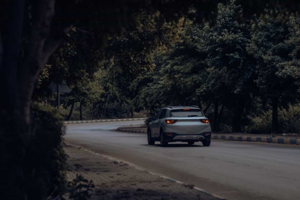 Foto de Atahan Demir: https://www.pexels.com/es-es/foto/carretera-amanecer-curva-curvar-17601807/