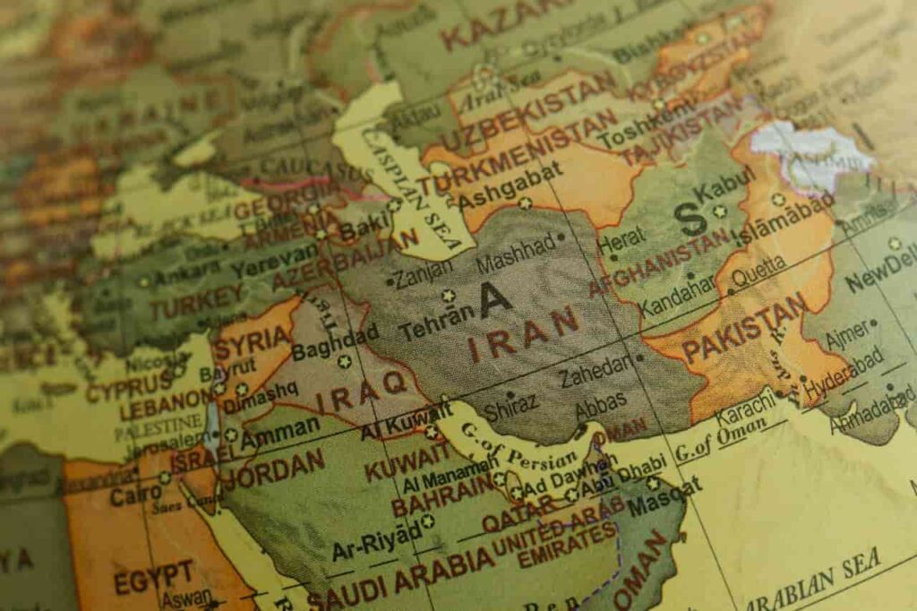 Foto de Lara Jameson: https://www.pexels.com/es-es/foto/emiratos-arabes-unidos-pakistan-mapa-del-mundo-afganistan-8828624/